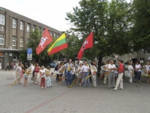 2013 m. liepos 6 d. Valstybės diena, Panevėžio liberalai ir aitvarai