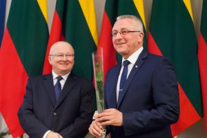 J. Varkalys: atlyginimai turi šansų augti