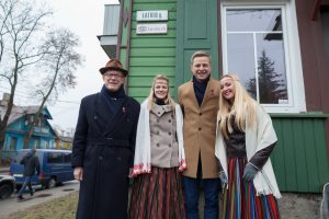 Vilniečiai originaliai pasveikino latvius  su Nepriklausomybės diena
